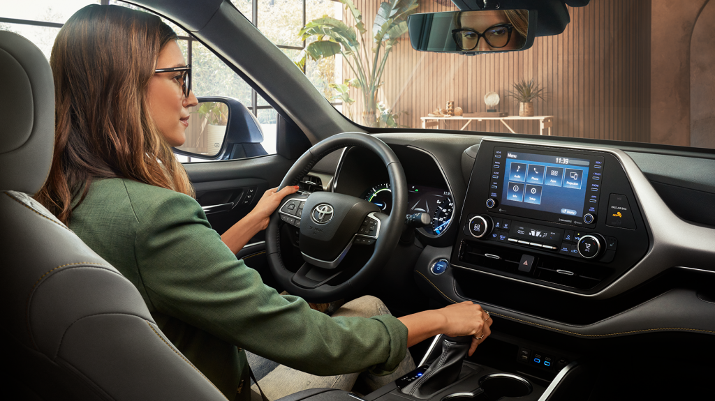 Highlander Bronze interior | Peruzzi Toyota