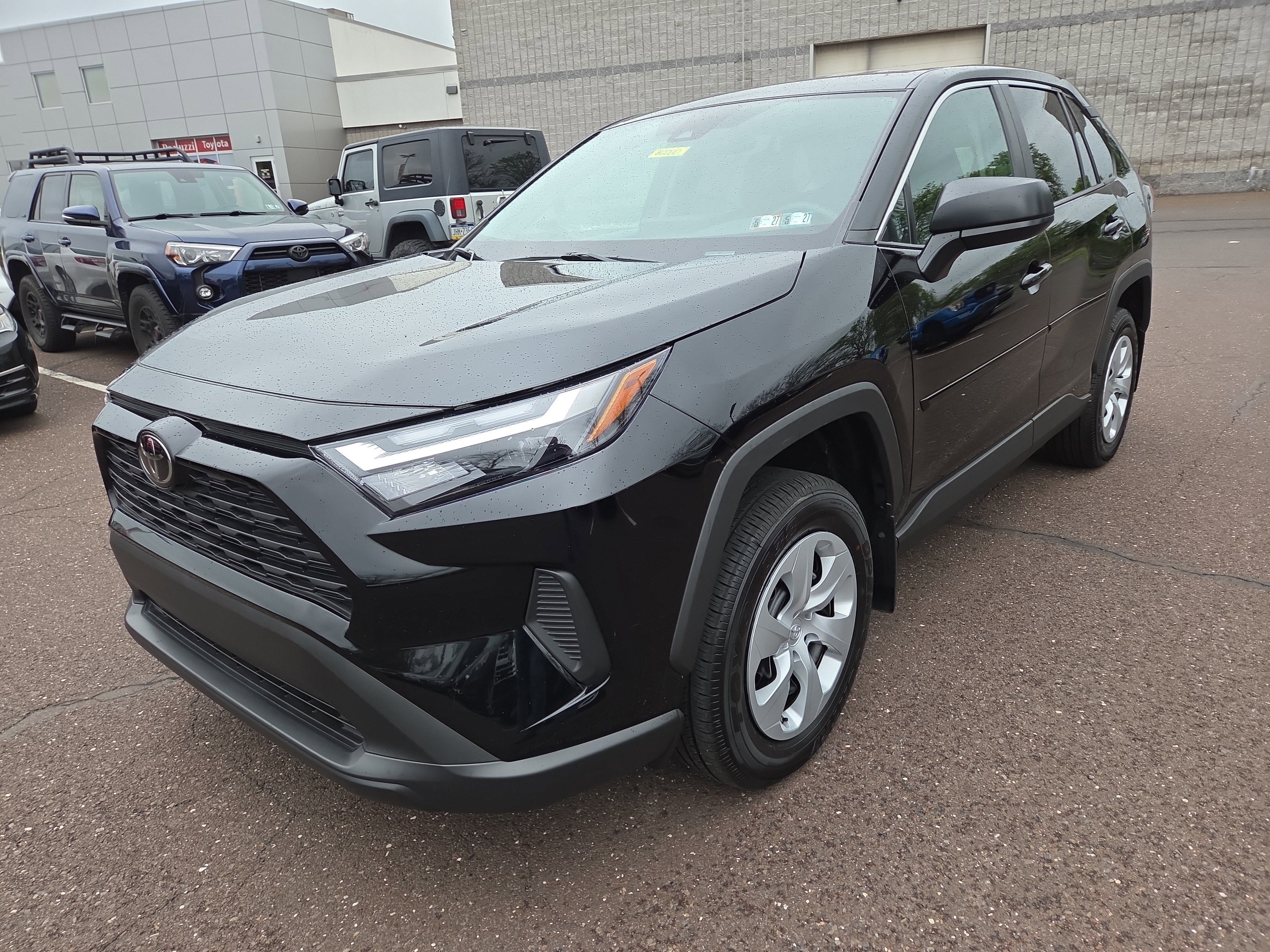 2025 Toyota RAV4 LE