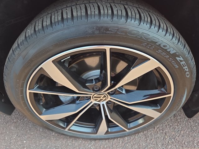 2024 Volkswagen Tiguan SEL R-Line