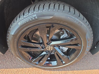 2024 Volkswagen Tiguan SE R-Line Black