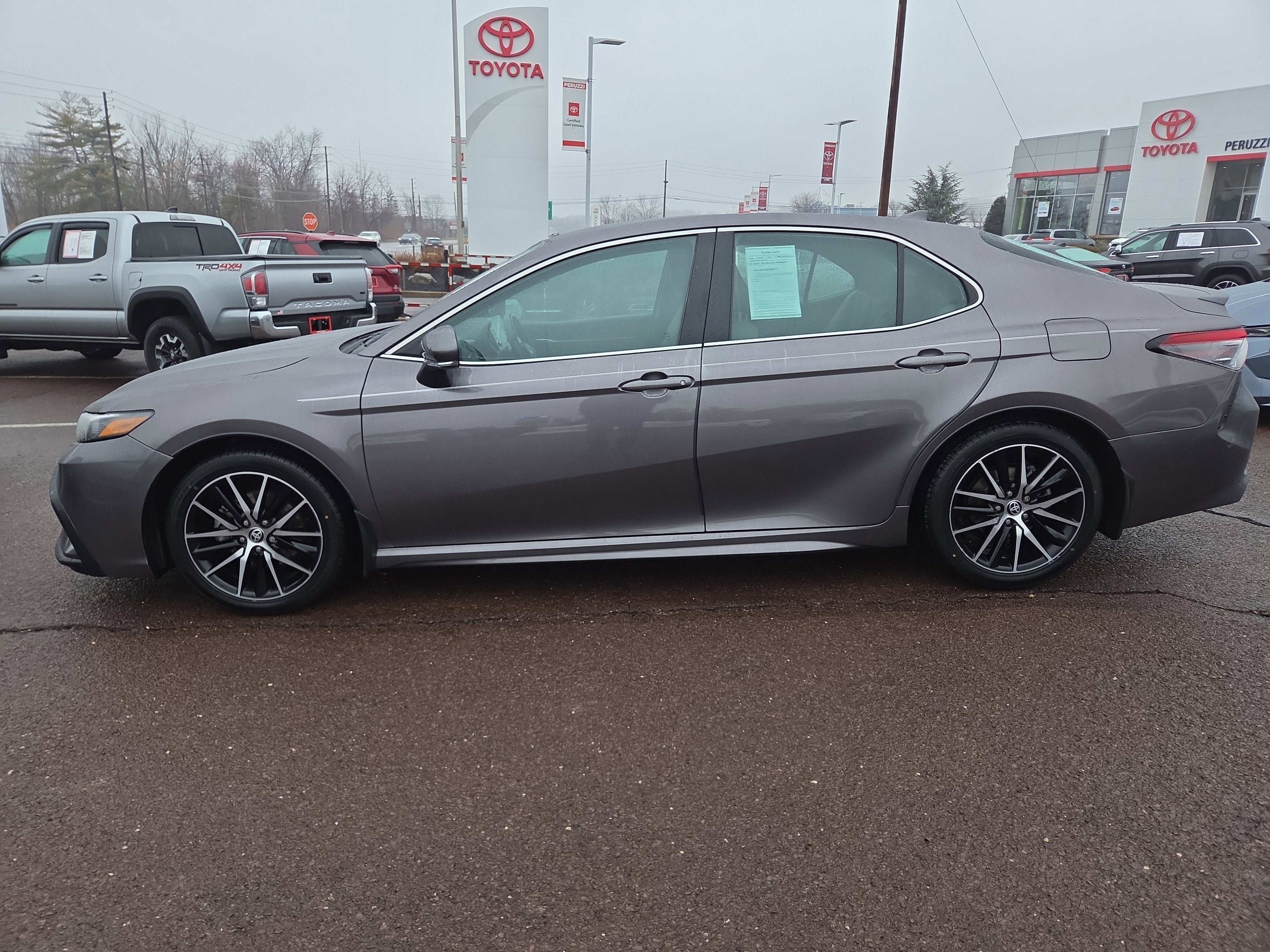 2023 Toyota Camry SE