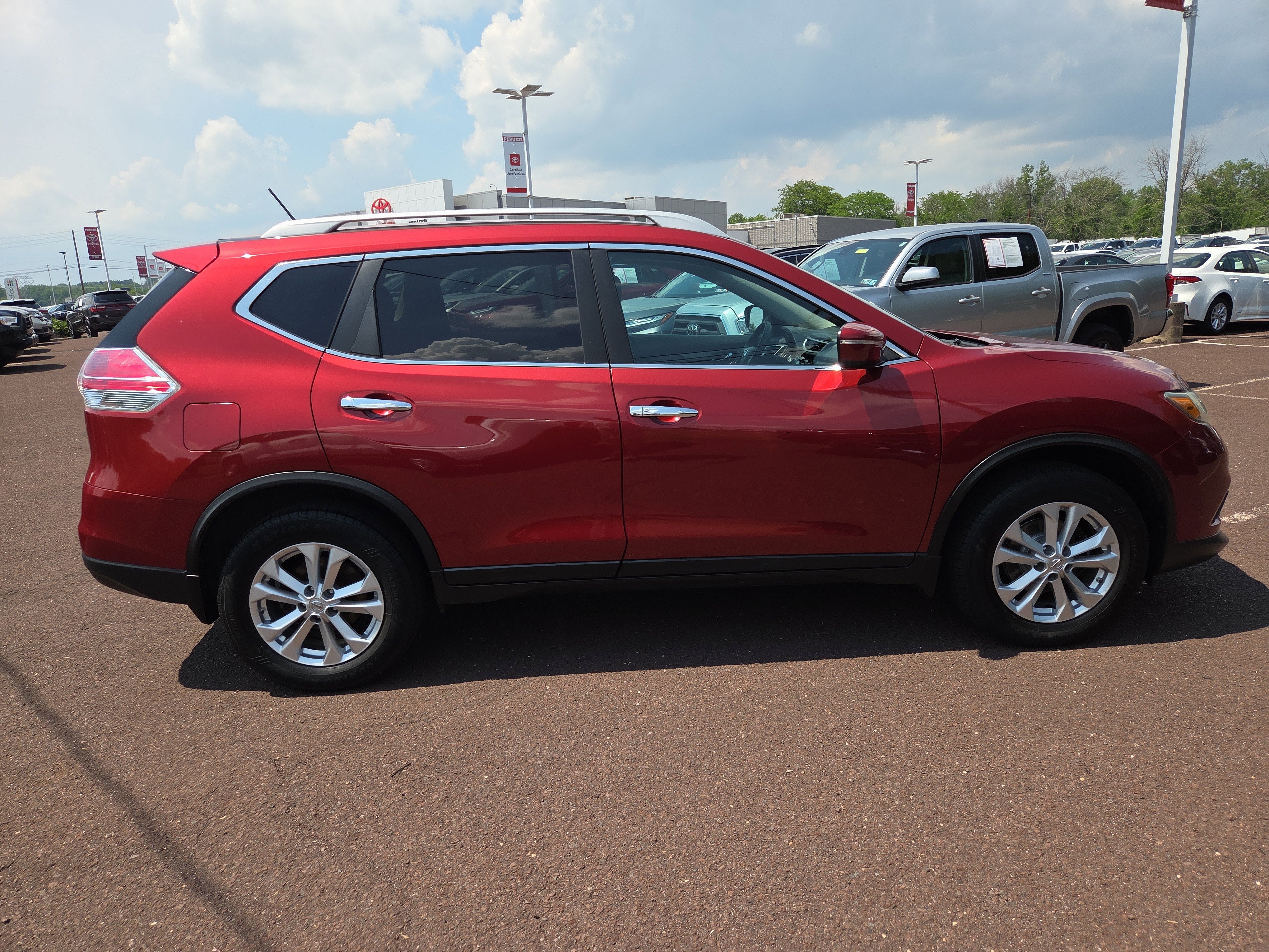 Used 2015 Nissan Rogue SV with VIN 5N1AT2MV3FC817785 for sale in Hatfield, PA