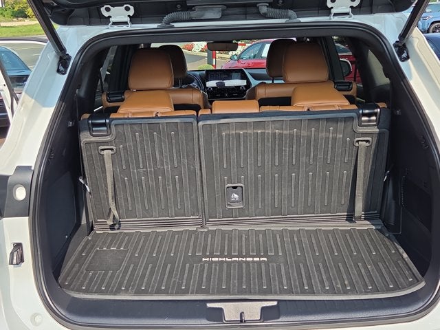 2022 Toyota Highlander Platinum
