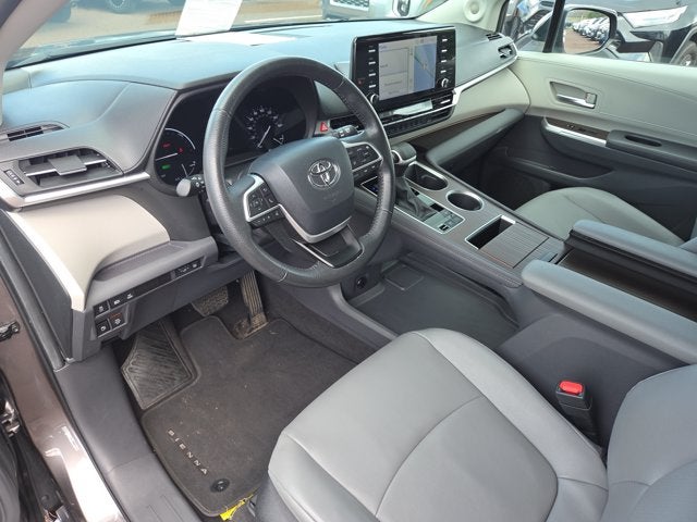 2024 Toyota Sienna XLE