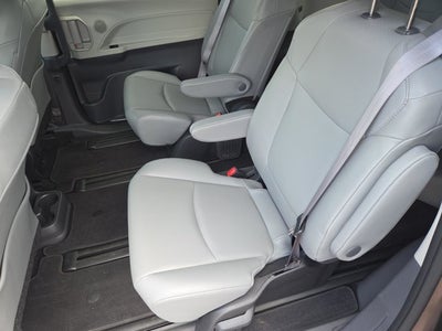 2024 Toyota Sienna XLE