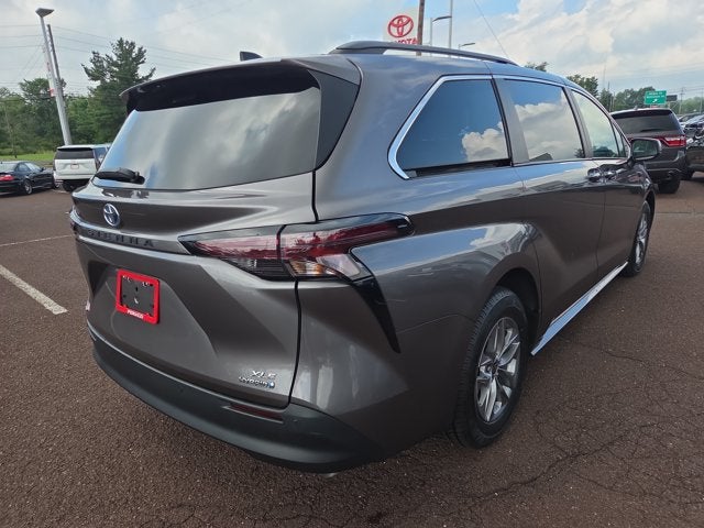 2024 Toyota Sienna XLE