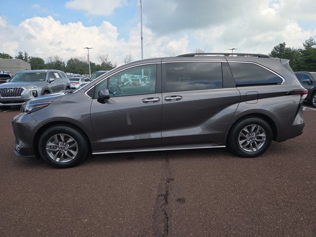 2024 Toyota Sienna XLE