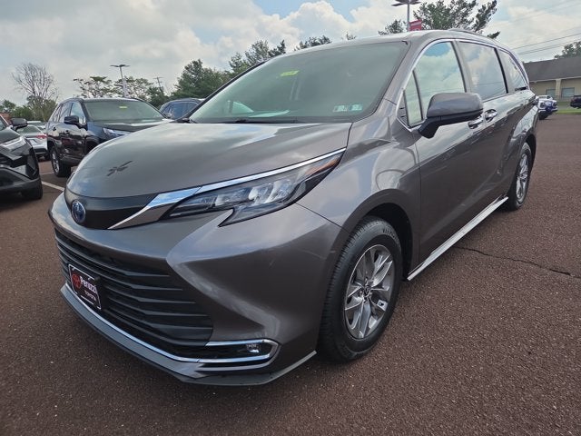 2024 Toyota Sienna XLE