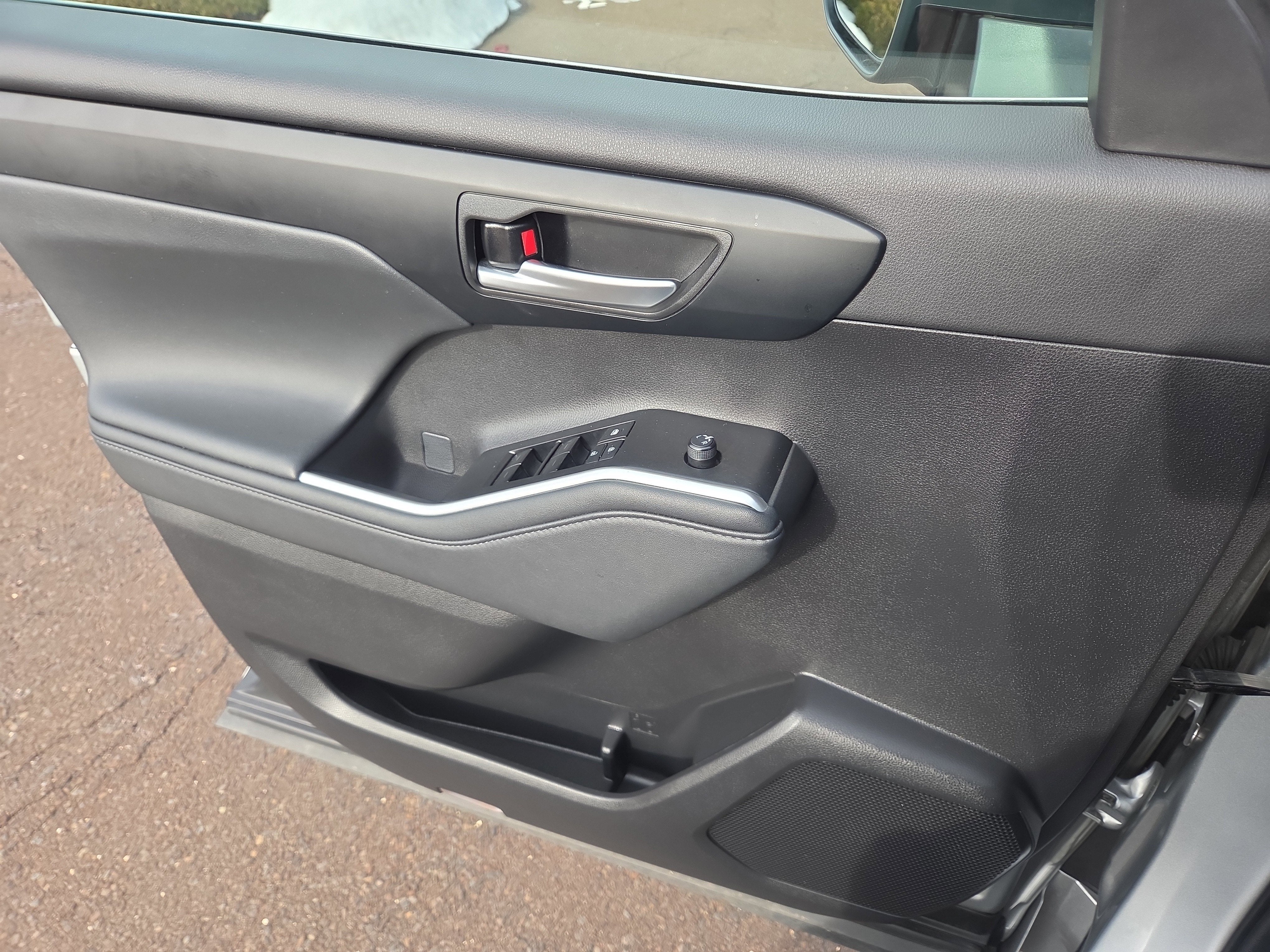 2025 Toyota Highlander Hybrid XLE