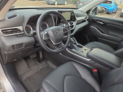 2025 Toyota Highlander Hybrid XLE