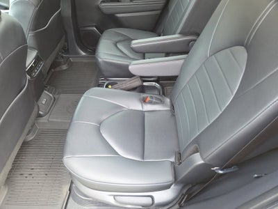 2025 Toyota Highlander Hybrid XLE