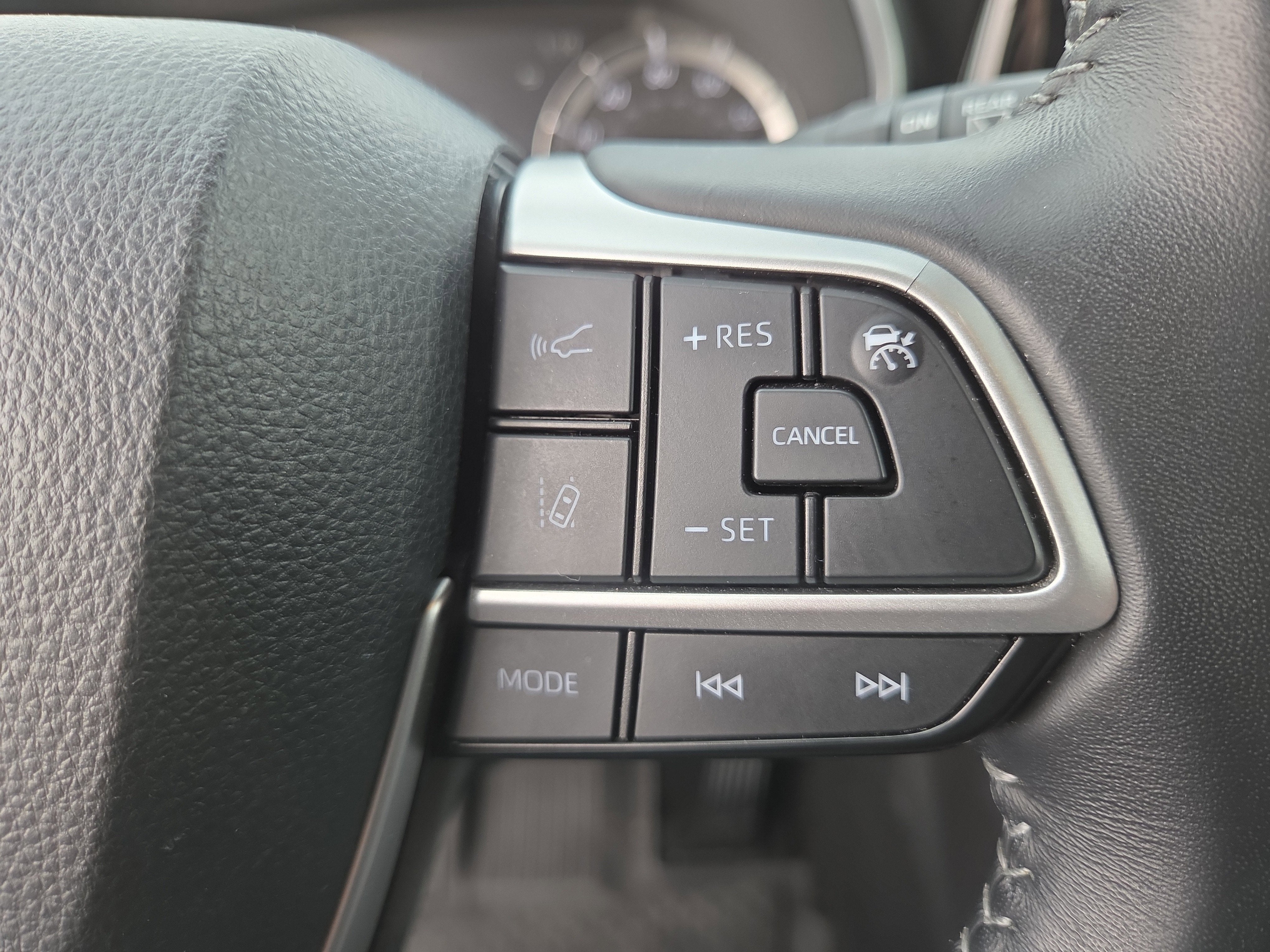 2025 Toyota Highlander Hybrid XLE