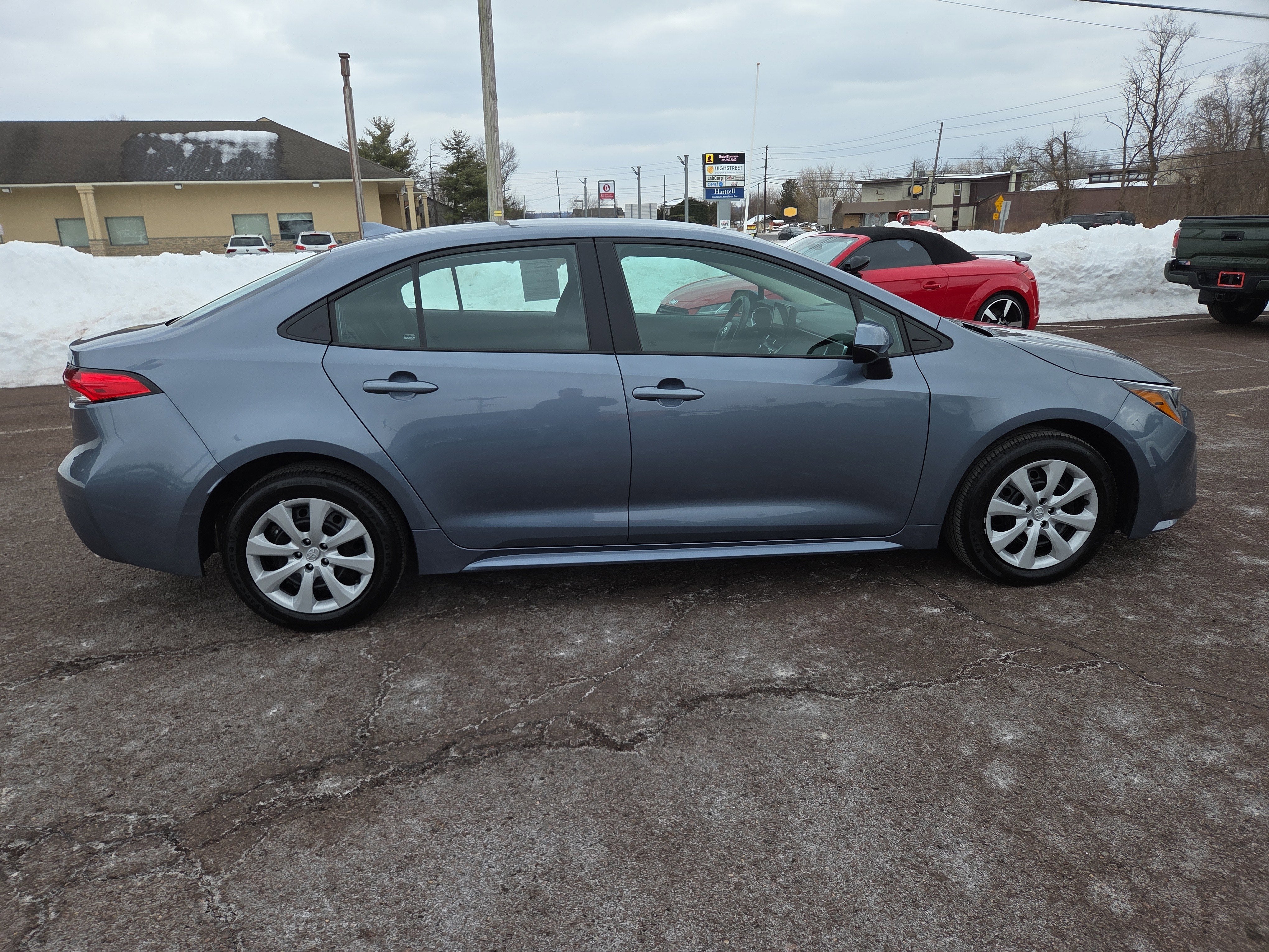 Used 2025 Toyota Corolla LE with VIN 5YFB4MDE2SP296156 for sale in Kansas City