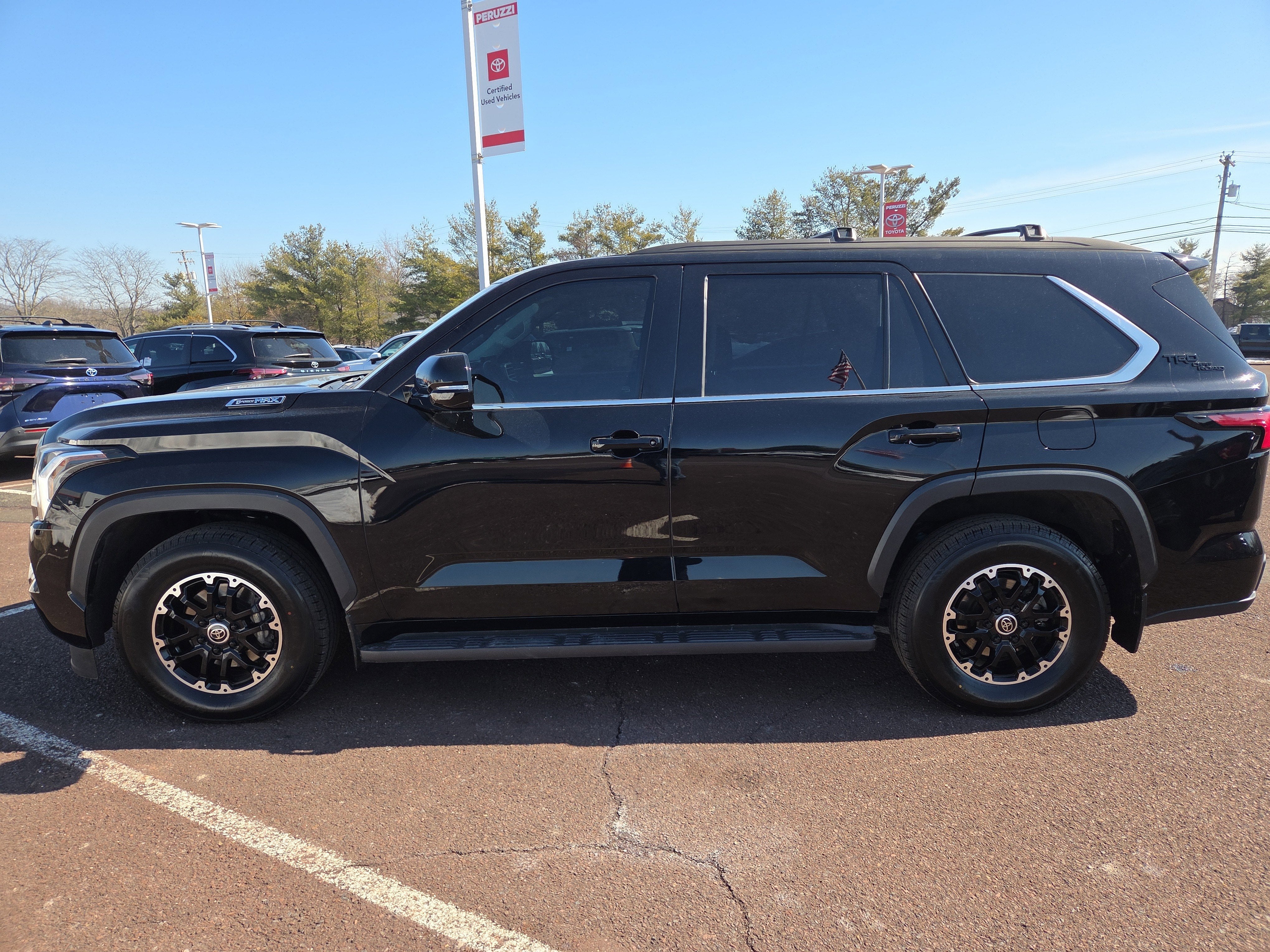 2023 Toyota Sequoia SR5