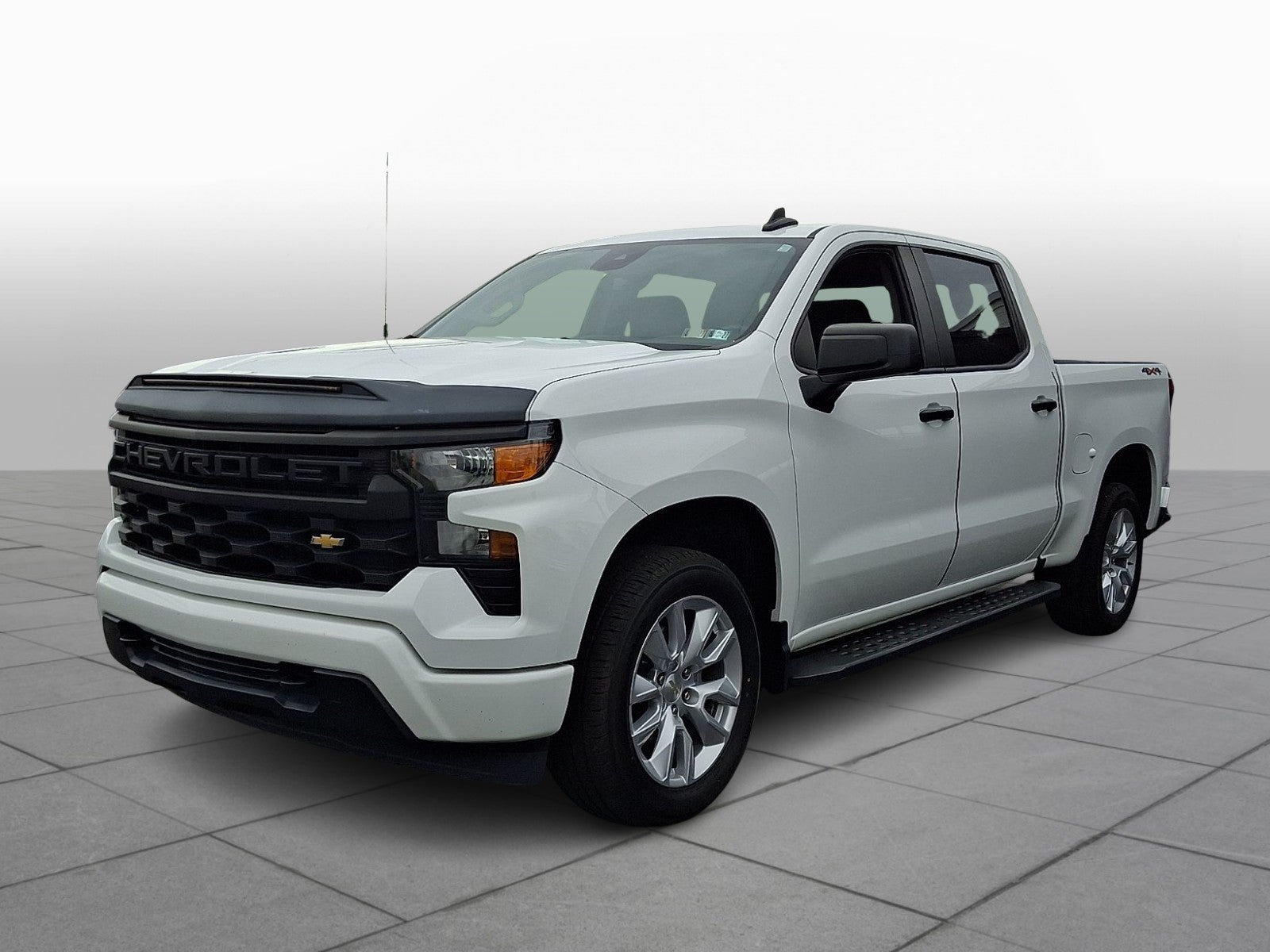 2023 Chevrolet Silverado 1500 4WD Crew Cab Short Bed Custom