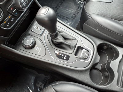 2022 Jeep Cherokee Latitude Lux