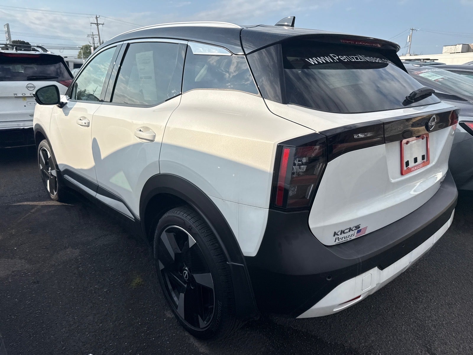 2025 Nissan Kicks SR