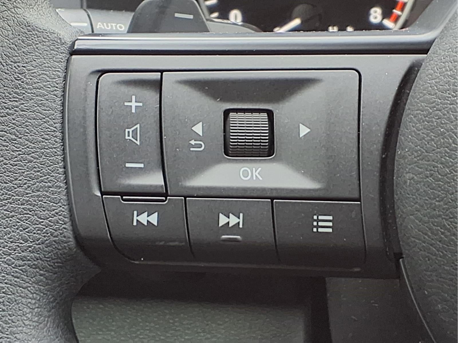 2023 Nissan Pathfinder S