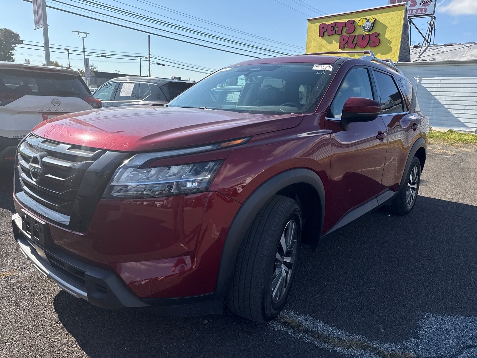 2023 Nissan Pathfinder SL