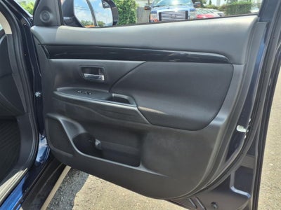 2020 Mitsubishi Outlander ES