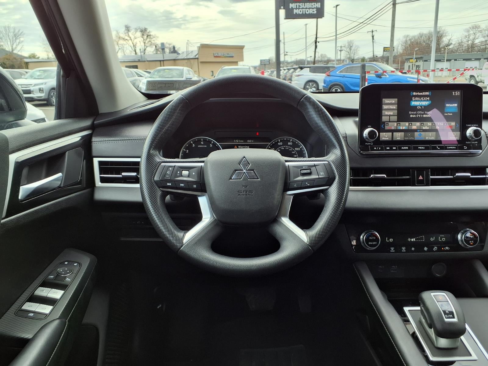 2024 Mitsubishi Outlander ES