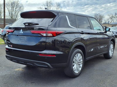 2024 Mitsubishi Outlander ES