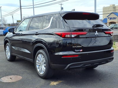 2024 Mitsubishi Outlander ES