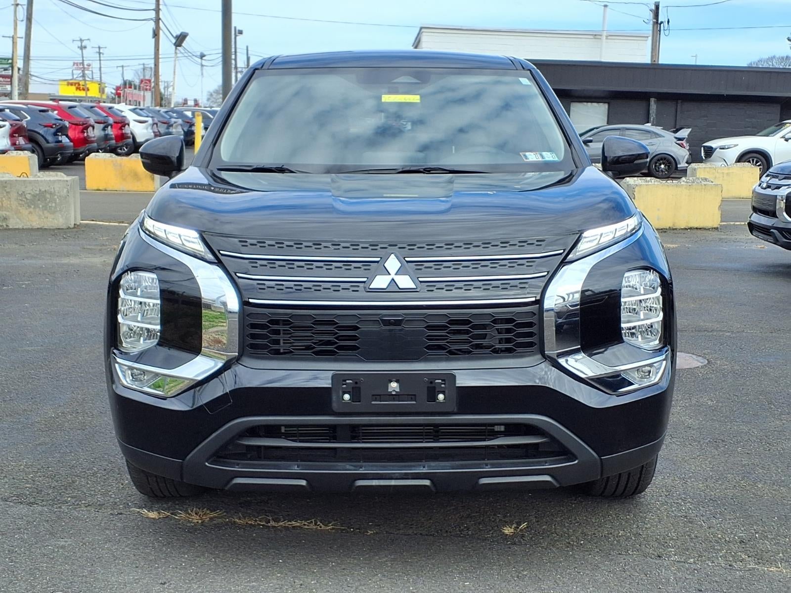 2024 Mitsubishi Outlander ES