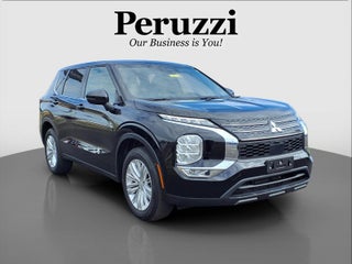 2024 Mitsubishi Outlander ES