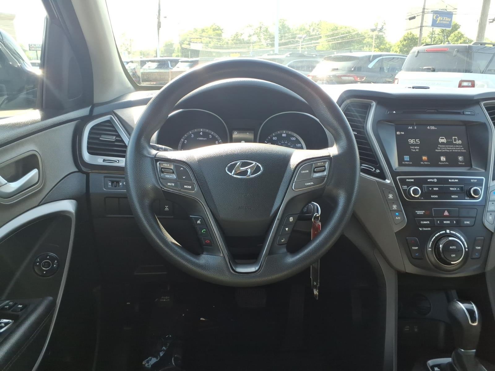 2017 Hyundai SANTA FE SE