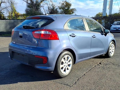 2016 Kia Rio 5-Door LX
