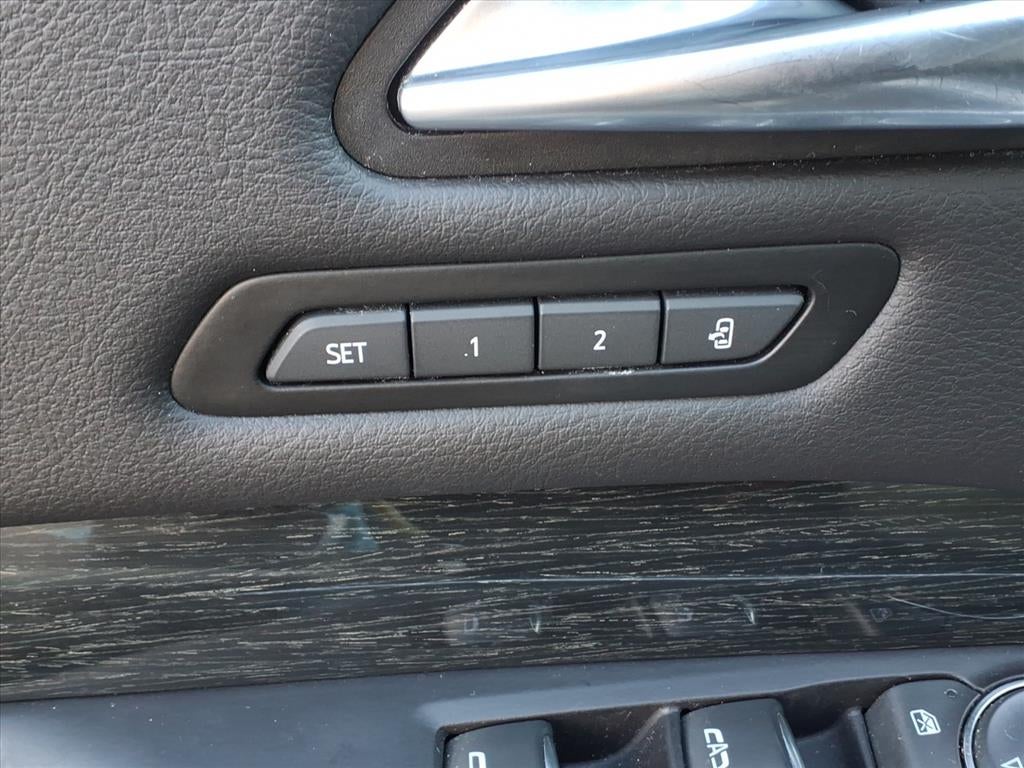 2022 Cadillac XT4 Premium Luxury