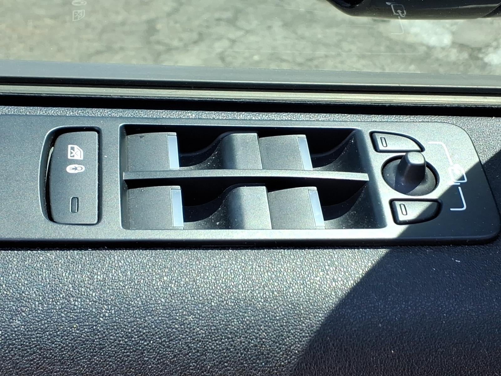 2023 Land Rover Discovery Sport S R-Dynamic